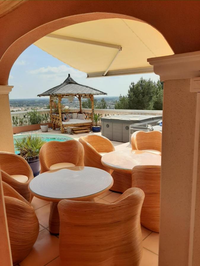 Bed and Breakfast Les Collines D'Ugernum Beaucaire  Exterior foto
