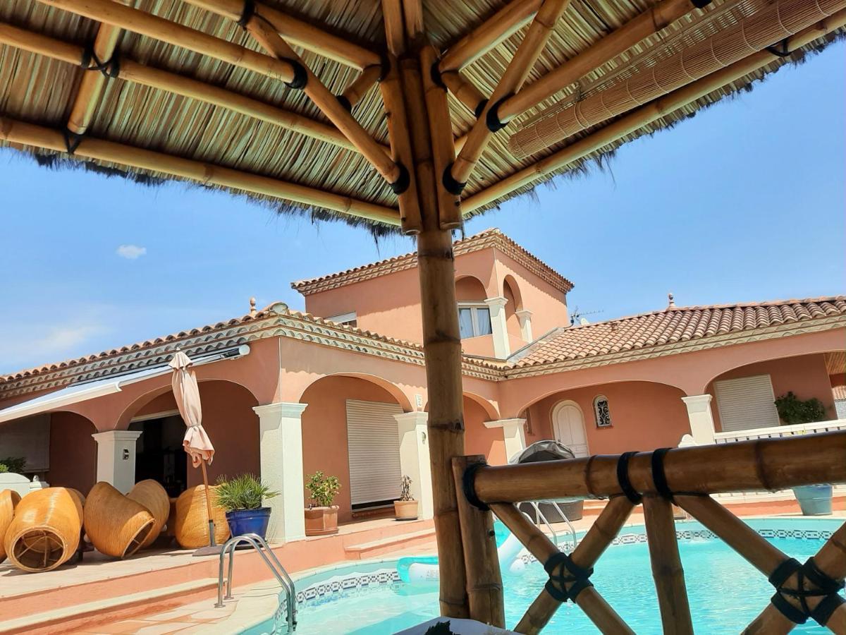 Bed and Breakfast Les Collines D'Ugernum Beaucaire  Exterior foto
